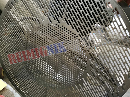 沖孔板網(wǎng)??.jpg 沖孔板網(wǎng)??.jpg