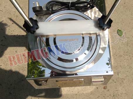 凈面板實(shí)驗(yàn)篩主機(jī)俯視圖.jpg 凈面板實(shí)驗(yàn)篩主機(jī)俯視圖.jpg